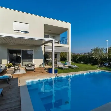 With Private Pool Apartament