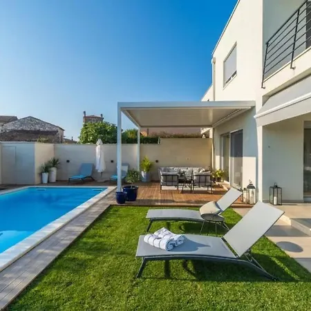 With Private Pool Apartament