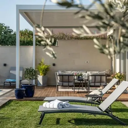 Apartament With Private Pool *